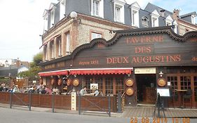 La Taverne Des Deux Augustins Etretat